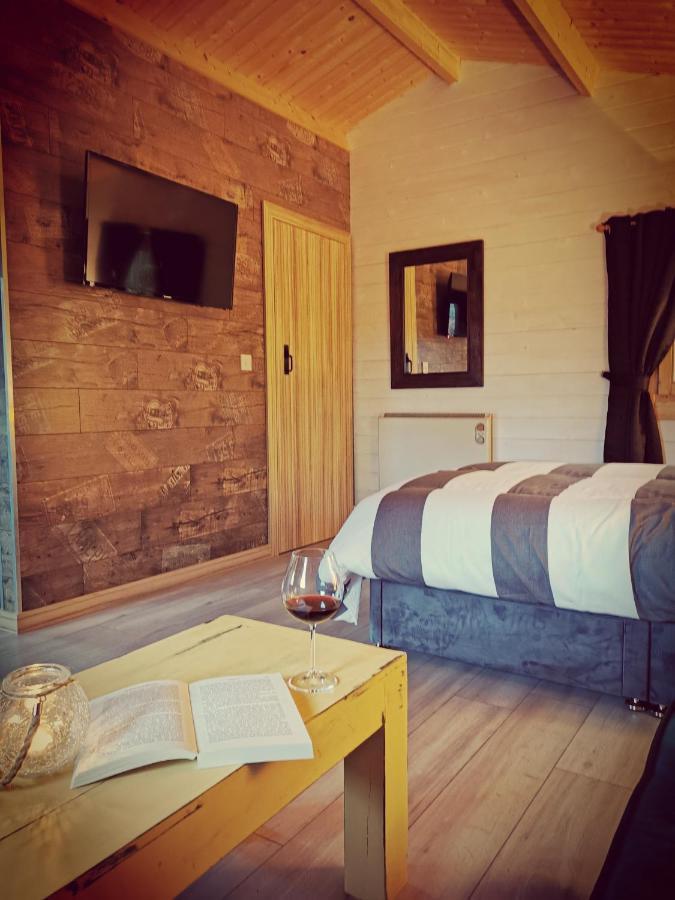 Westport Country Chalets Luaran gambar